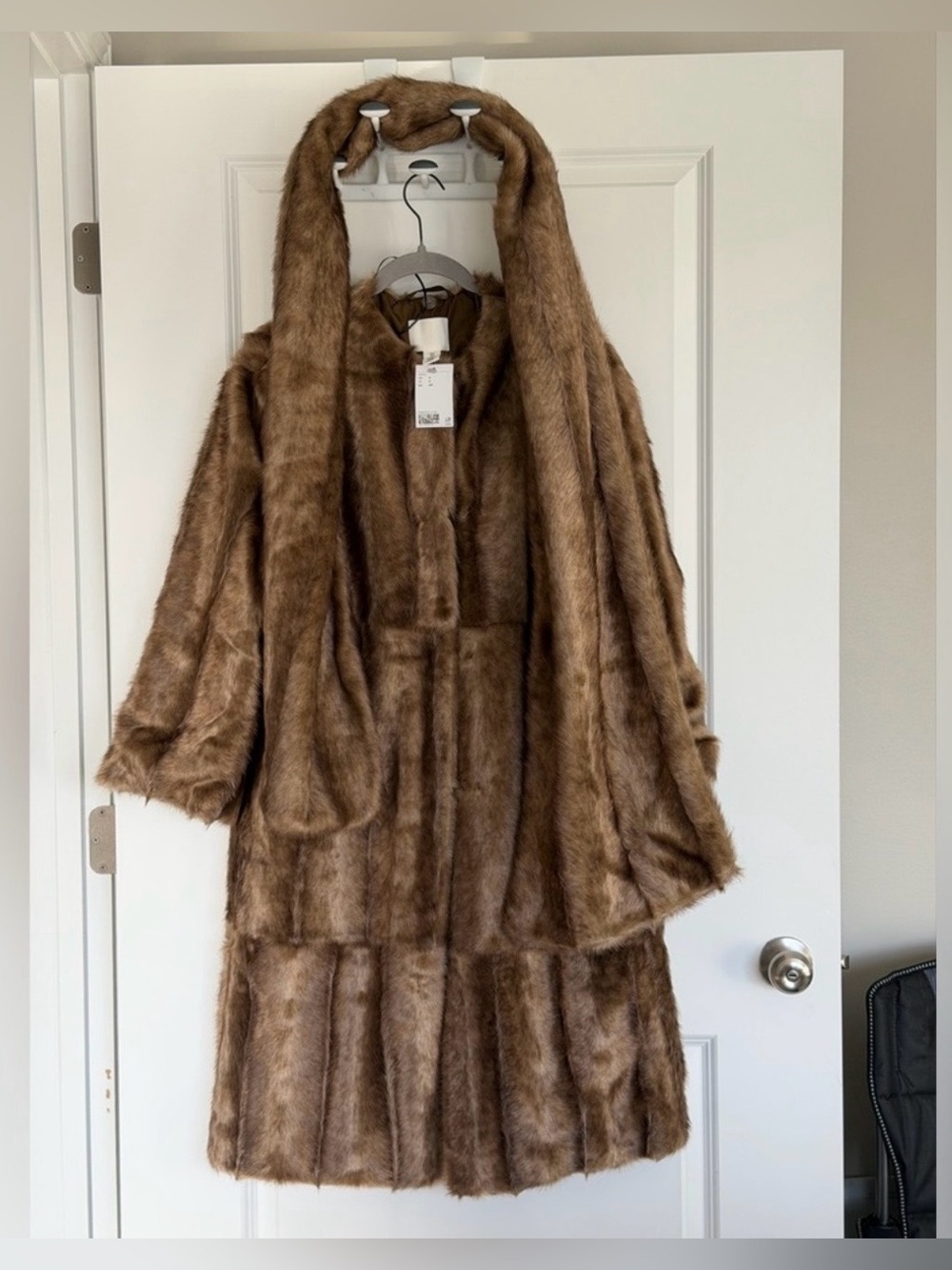 Viral H&M Fur Coat With Scarf-Detail New Luxurious Brown Faux Fur Coat Sz Small - Picture 14 of 14